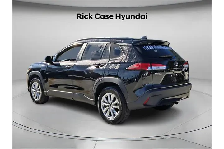 $19226 : Toyota Corolla Cross 2022 LE image 8