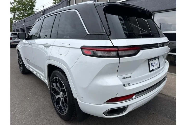 $24995 : 2022 Grand Cherokee Summit Re image 5