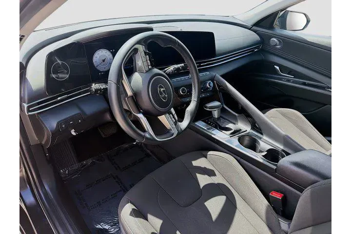 $17398 : Hyundai ELANTRA 2023 SEL 4dr image 7