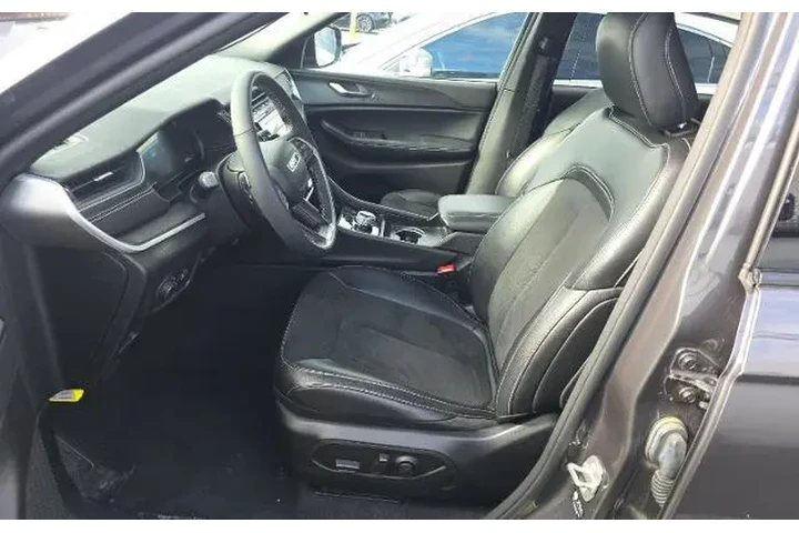 $31995 : Jeep Grand Cherokee L 2024 4 image 6