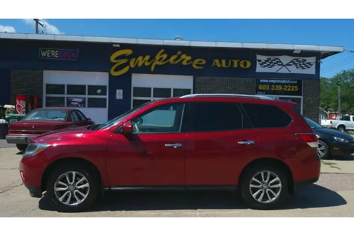$7599 : 2014 Pathfinder SV image 2