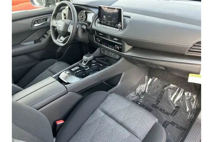 $32900 : Nissan Rogue 2026 Dark Armor image 8