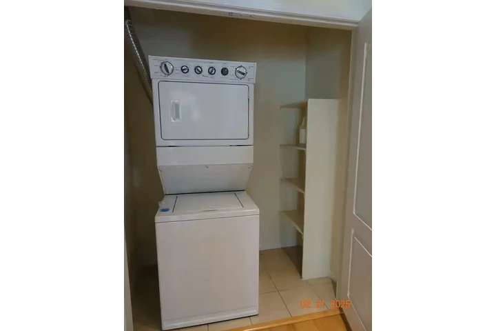 $2500 : Luxury 1 bed/bath - Private image 6