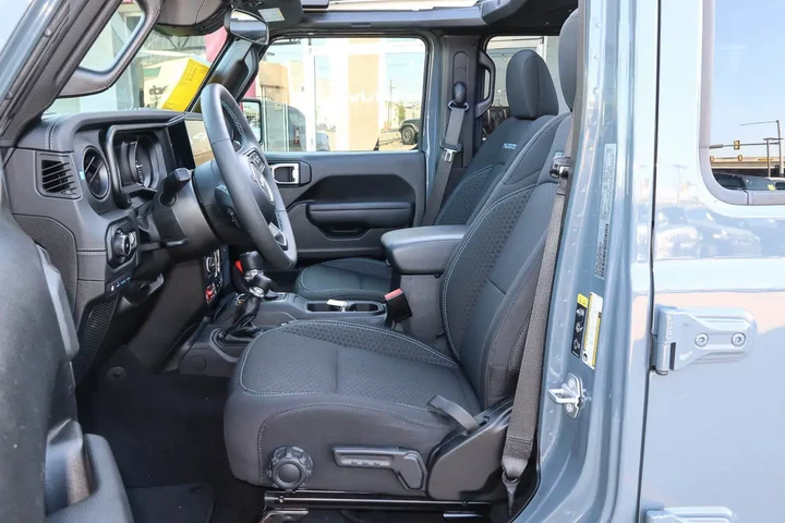 $37988 : 2025 Wrangler 4xe Rubicon 4x4 image 7