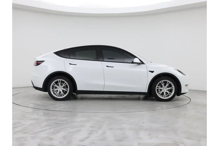 $33998 : Tesla Model Y 2023 AWD Long image 7