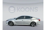 $13500 : Nissan Altima 2020 2.5 SR 4d thumbnail