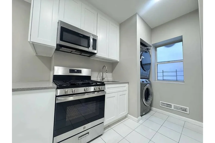 $1000 : Apartamento con parking. image 1