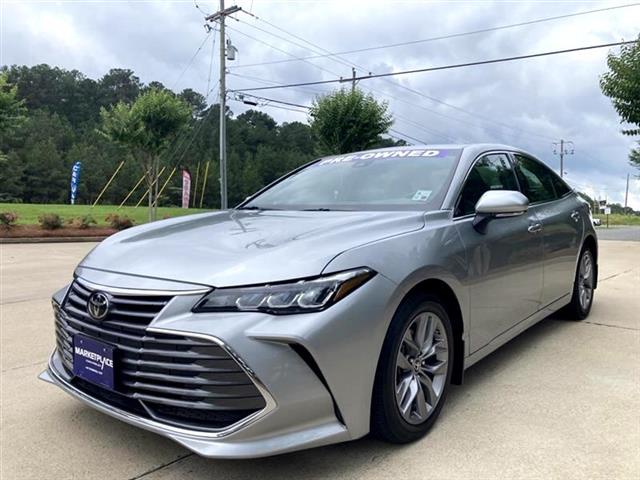 $29950 : 2019 Avalon Limited image 3