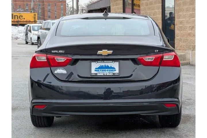 $16294 : Chevrolet Malibu 2023 LT 4dr image 4