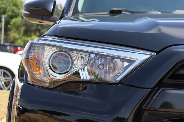 $30993 : 2020 4Runner Limited image 8