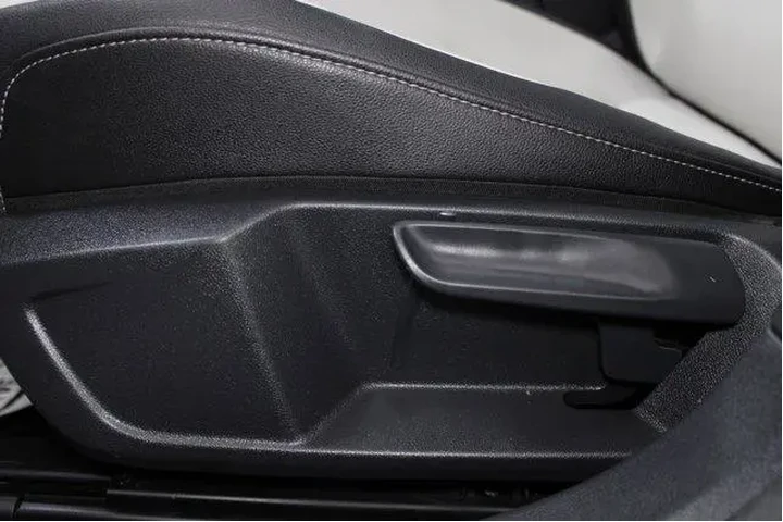 $14991 : Volkswagen Jetta 2019 R-Line image 5