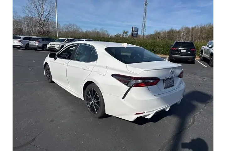 $23195 : Toyota Camry 2022 SE 4dr Sed image 5