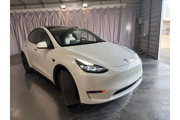 $29449 : Tesla Model Y 2023 AWD Long image 3
