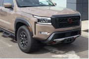 $33720 : Nissan Frontier 2023 4x4 SV thumbnail