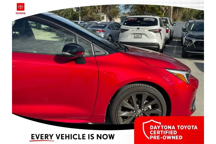 $27000 : Toyota Corolla Hatchback 202 image 4