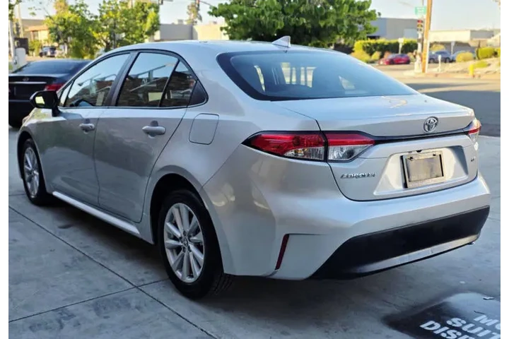 $18950 : 2025 Corolla LE image 4