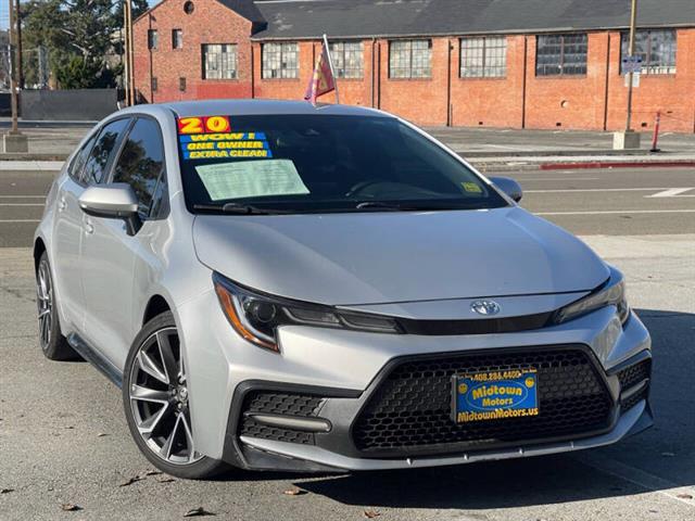 2020 Corolla SE image 2