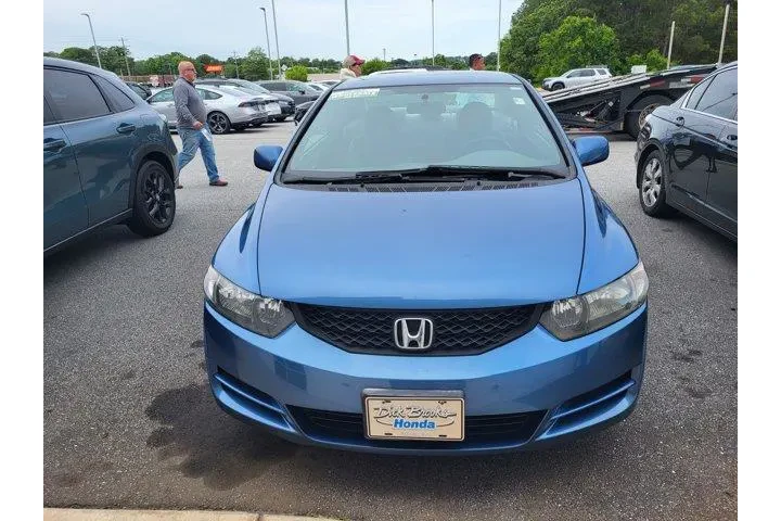 $9925 : Honda Civic 2010 LX 2dr Coup image 2