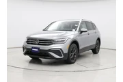$22998 : Volkswagen Tiguan 2024 SE 4d thumbnail