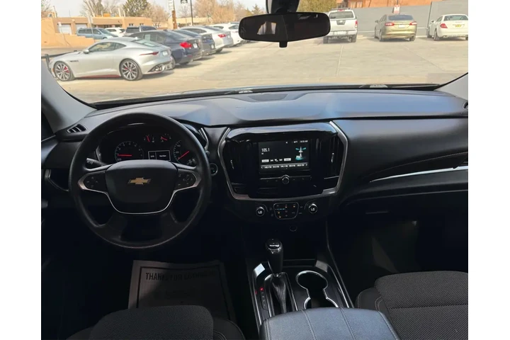2018 Traverse LS FWD image 9