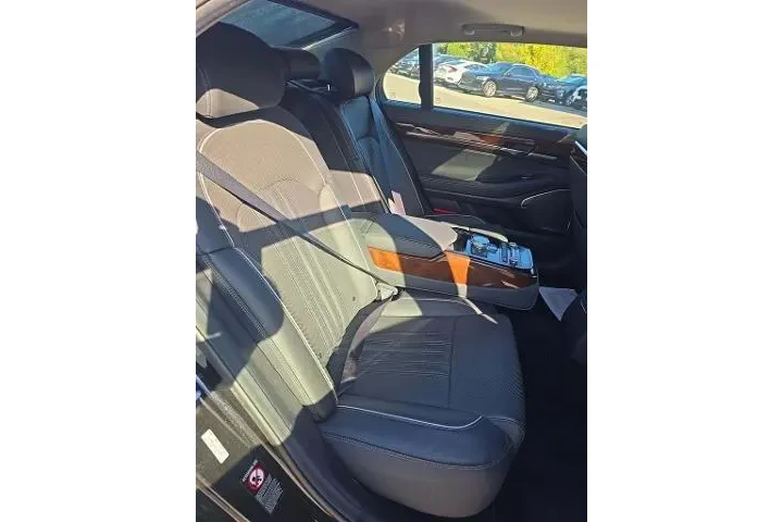 $27999 : Genesis G90 2019 3.3T Premiu image 8