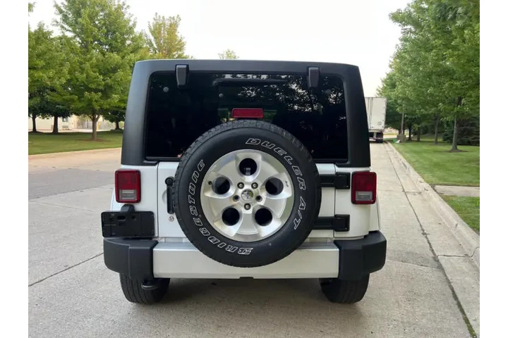 $11997 : 2013 Wrangler Unlimited Sahara image 6