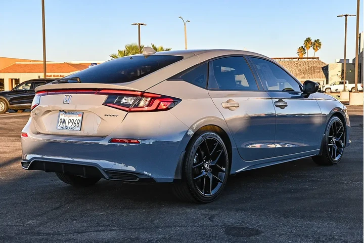 Honda Civic 2024 Sport 4dr H image 8