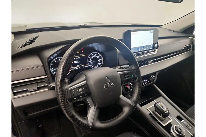 $25998 : Mitsubishi Outlander 2024 SE image 9