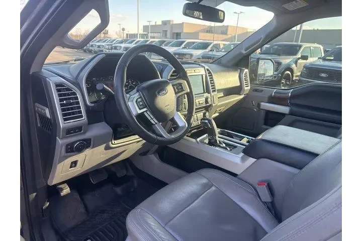 $26000 : Ford F-150 2016 4x4 Lariat 4 image 9