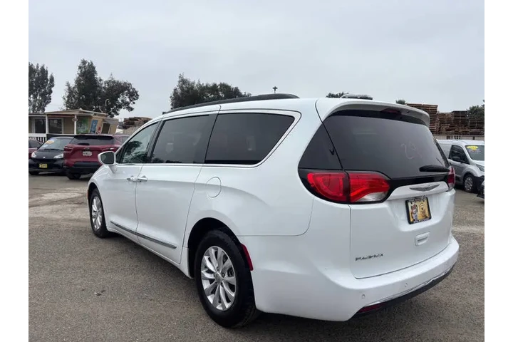 $10999 : 2017 Pacifica Touring Plus image 8