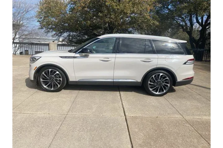 $39980 : Lincoln Aviator 2023 AWD Res image 3