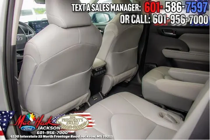 $27795 : Toyota Highlander 2020 XLE 4 image 10