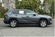 $28987 : Toyota RAV4 2023 AWD XLE 4dr thumbnail
