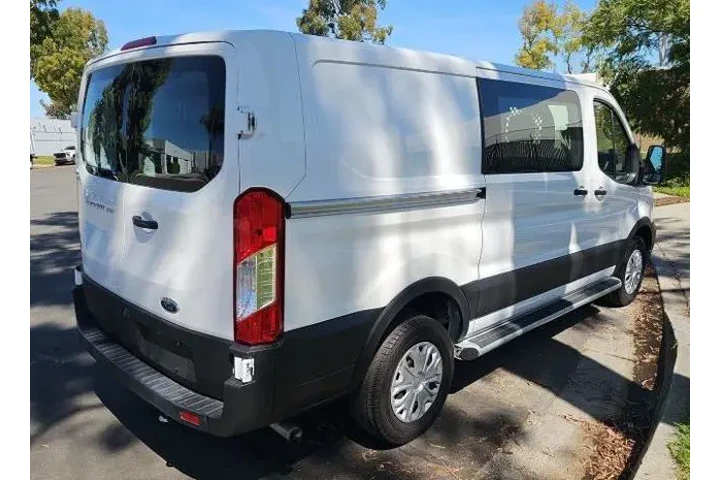 $33400 : Ford Transit 2024 250 3dr SW image 2