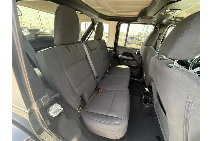 $30999 : Jeep Wrangler 2023 4x4 Sahar image 8