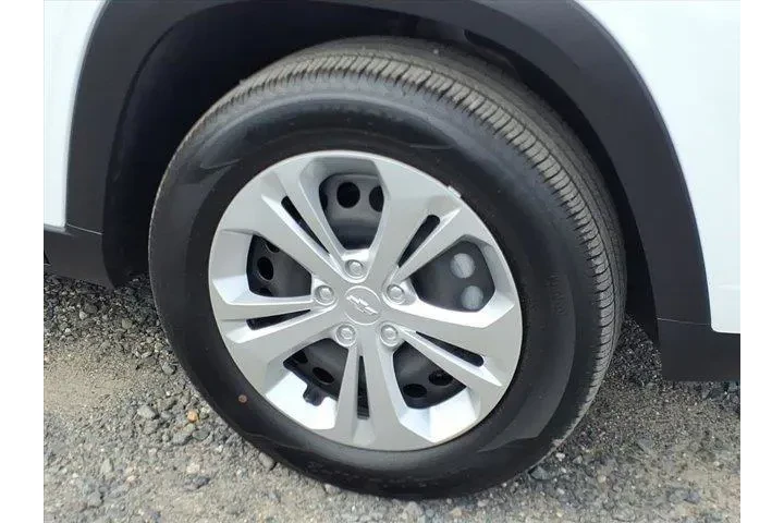 $19650 : Chevrolet Trax 2024 LS 4dr C image 5