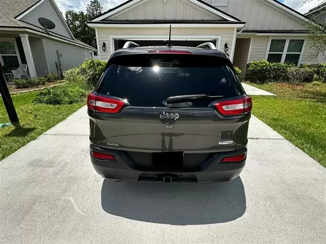 $5000 : 2015 Jeep Cherokee LATITUDE image 4