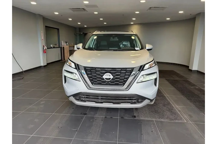 $22984 : Nissan Rogue 2023 SV 4dr Cro image 2