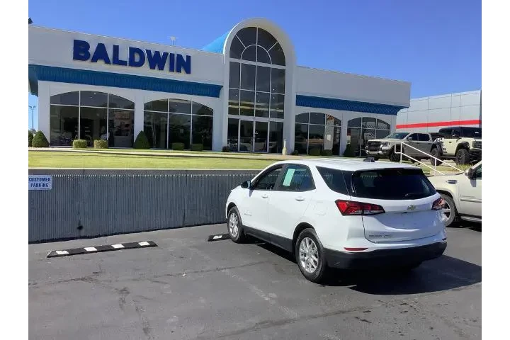 $25950 : Chevrolet Equinox 2023 LS 4d image 5