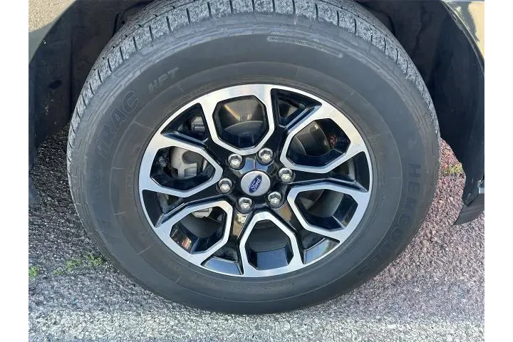 $35995 : Ford Expedition 2022 4x4 XLT image 6