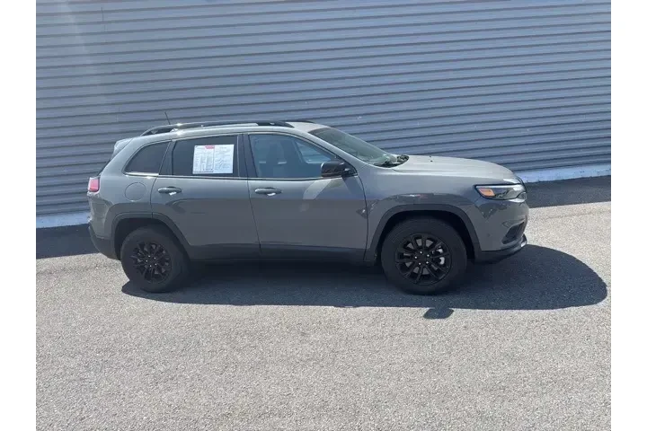 Jeep Cherokee 2023 4x4 Altit image 4