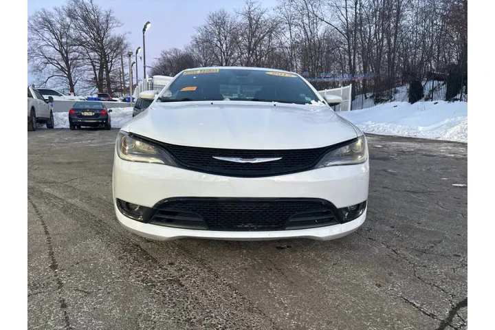 $5999 : 2015 200 S image 3