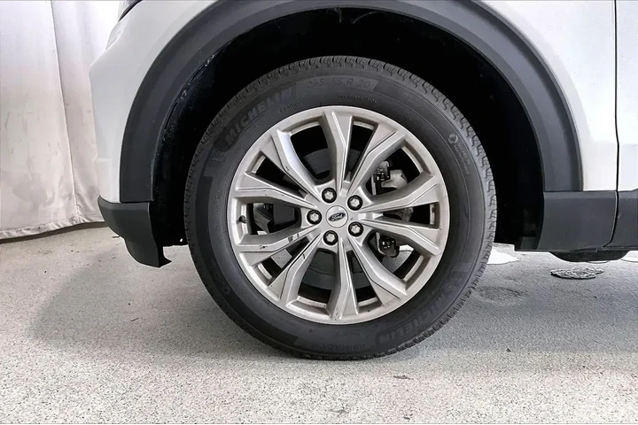 $29811 : Ford Explorer 2023 AWD Limit image 6