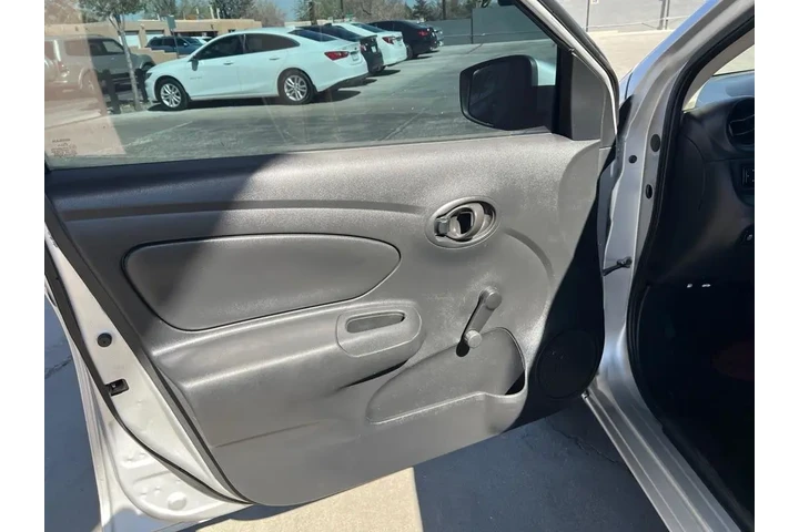 2017 Versa 1.6 S 5M image 10