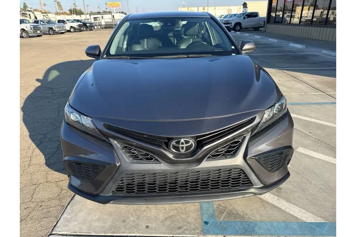 $22999 : 2021 Camry SE image 9