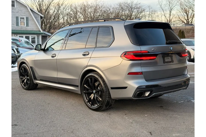 $66889 : 2024 BMW X7 image 7