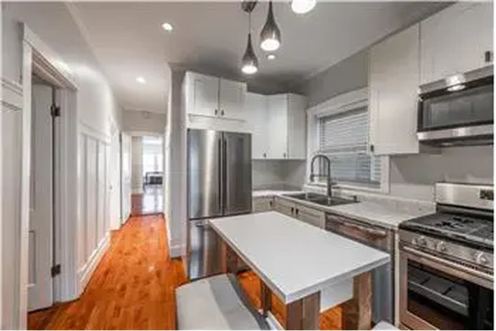 $2450 : Rental property with 2 bedro image 1