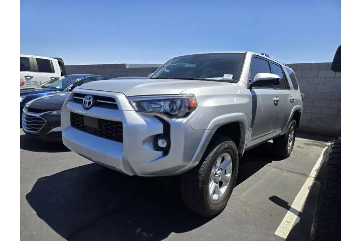 $35991 : Toyota 4Runner 2023 4x2 SR5 image 2