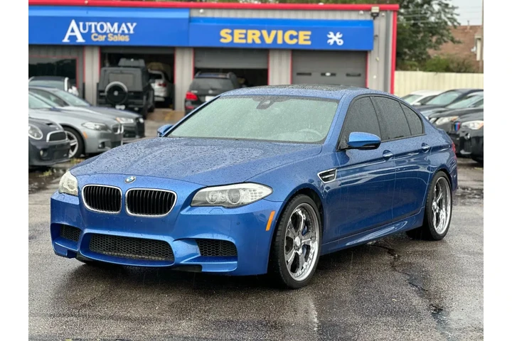 2013 BMW M5 SEDAN 4D image 4