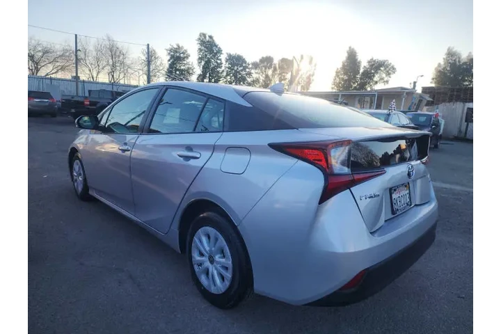 $16999 : 2019 Prius L Eco image 8